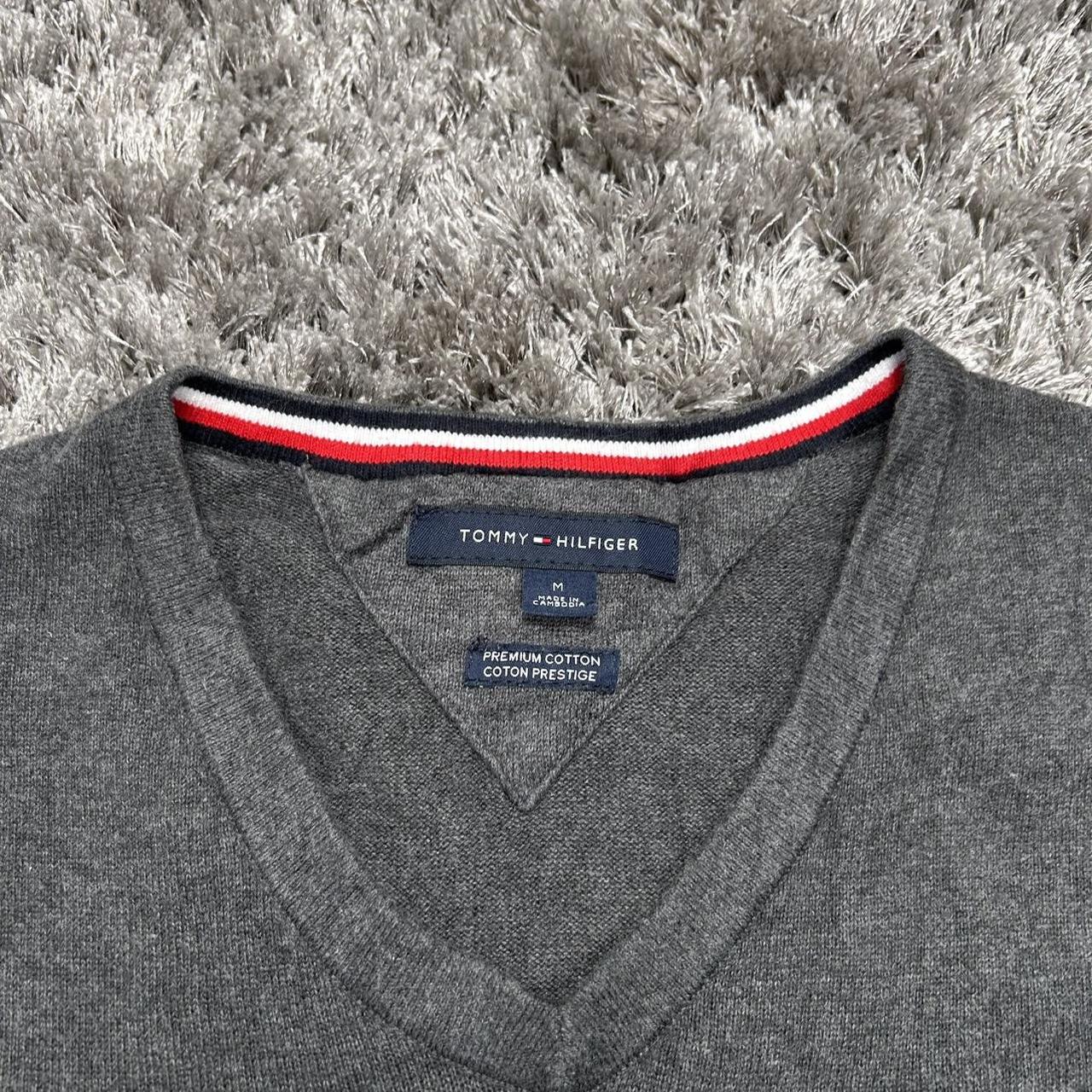 MEN'S VINTAGE TOMMY HILFIGER V NECK JUMPER SIZE M