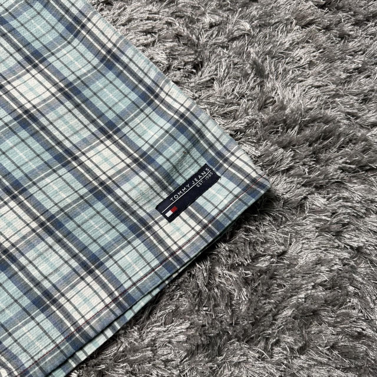 MEN'S TOMMY HILFIGER BUTTON UP SHIRT SIZE XL